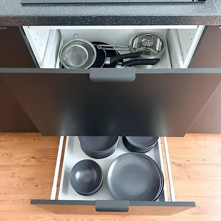 Nook Design-apartments Mit Kueche, Duschbad, Neben U-bahn Station Aber Ruhig Gelegen *