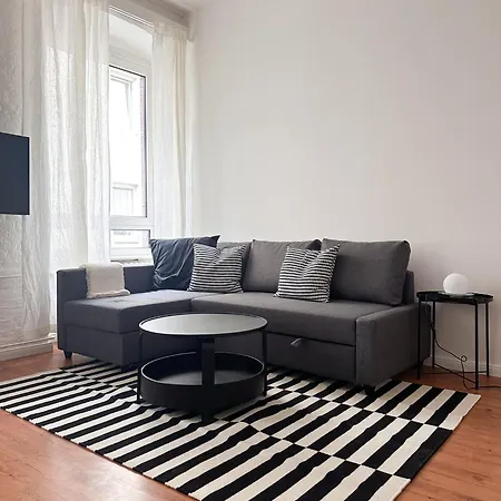 Nook Design-apartments Mit Kueche, Duschbad, Neben U-bahn Station Aber Ruhig Gelegen アパート *