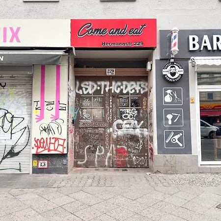 Nook Design-apartments Mit Kueche, Duschbad, Neben U-bahn Station Aber Ruhig Gelegen Berlin