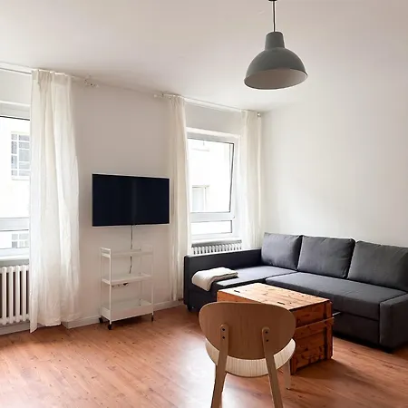 Nook Design-apartments Mit Kueche, Duschbad, Neben U-bahn Station Aber Ruhig Gelegen