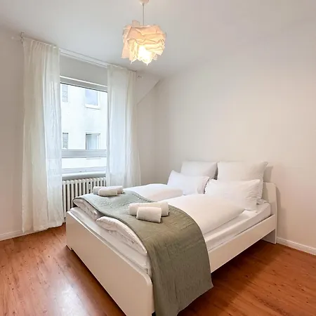 アパート Nook Design-apartments Mit Kueche, Duschbad, Neben U-bahn Station Aber Ruhig Gelegen