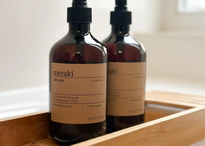 Nook Design-apartments Mit Kueche, Duschbad, Neben U-bahn Station Aber Ruhig Gelegen