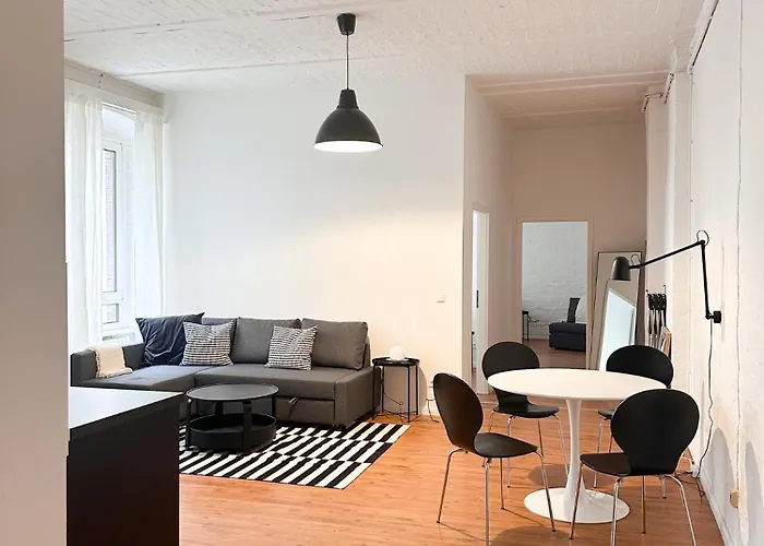 Nook Design-apartments Mit Kueche, Duschbad, Neben U-bahn Station Aber Ruhig Gelegen Apartament Berlin