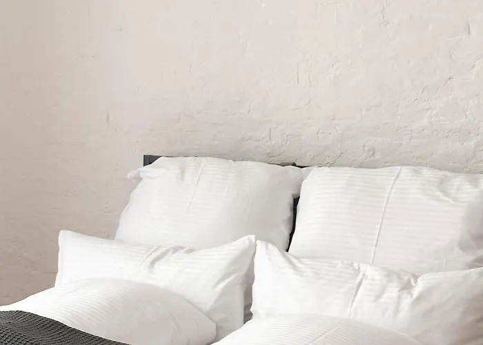 Nook Design-apartments Mit Kueche, Duschbad, Neben U-bahn Station Aber Ruhig Gelegen *