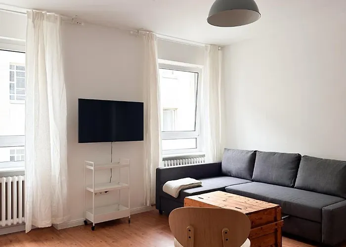 Nook Design-apartments Mit Kueche, Duschbad, Neben U-bahn Station Aber Ruhig Gelegen