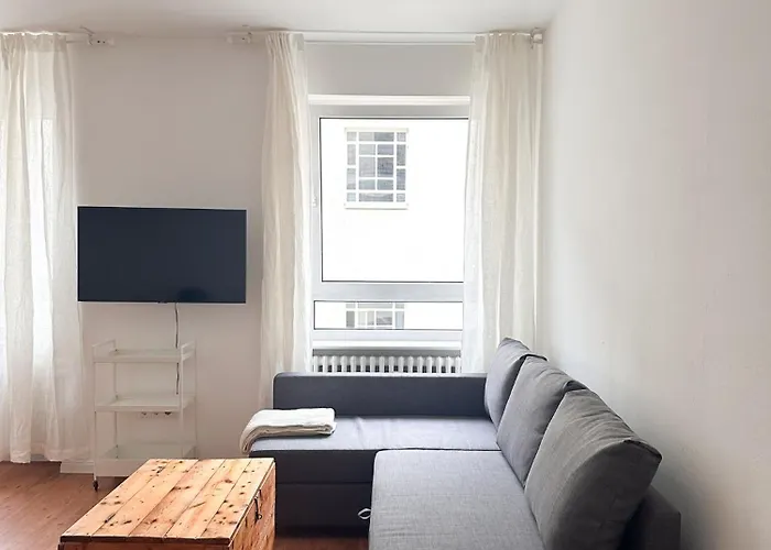 Nook Design-apartments Mit Kueche, Duschbad, Neben U-bahn Station Aber Ruhig Gelegen Apartament Berlin