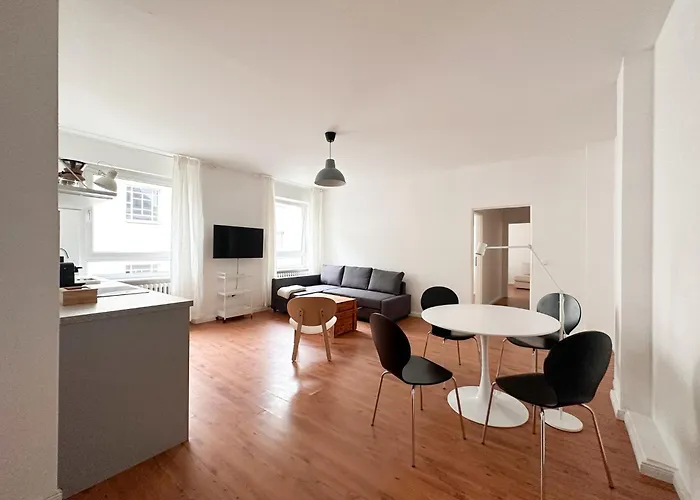 Nook Design-apartments Mit Kueche, Duschbad, Neben U-bahn Station Aber Ruhig Gelegen