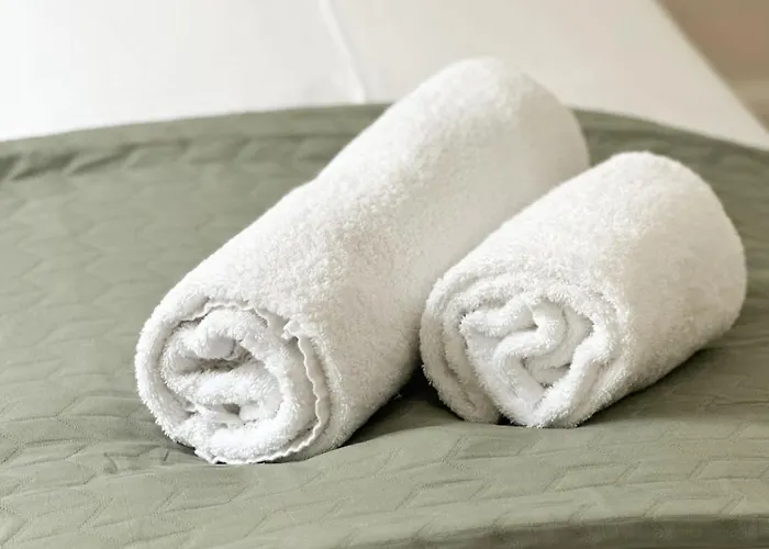 Nook Design-apartments Mit Kueche, Duschbad, Neben U-bahn Station Aber Ruhig Gelegen *