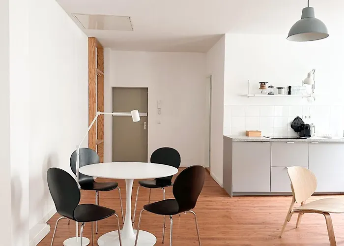 Nook Design-apartments Mit Kueche, Duschbad, Neben U-bahn Station Aber Ruhig Gelegen