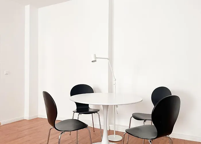 Nook Design-apartments Mit Kueche, Duschbad, Neben U-bahn Station Aber Ruhig Gelegen Apartament *