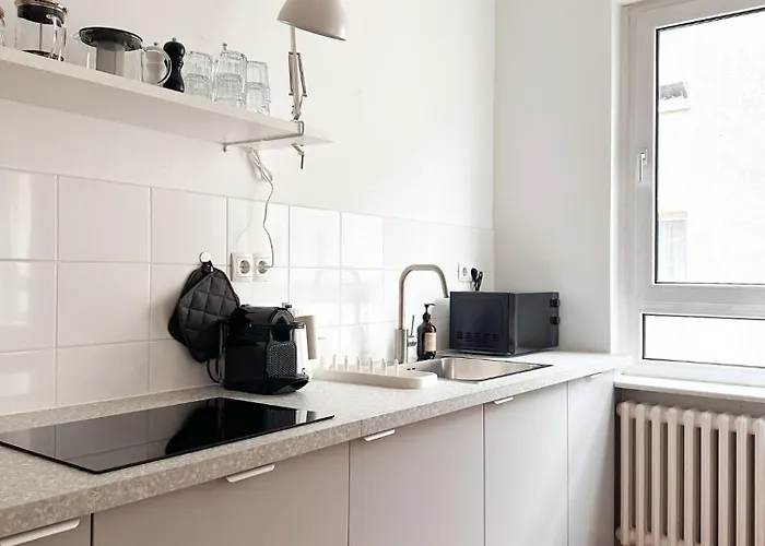 Nook Design-apartments Mit Kueche, Duschbad, Neben U-bahn Station Aber Ruhig Gelegen *