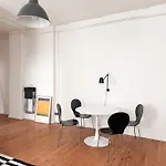 شقة Nook Design-apartments Mit Kueche, Duschbad, Neben U-bahn Station Aber Ruhig Gelegen برلين