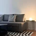 Nook Design-apartments Mit Kueche, Duschbad, Neben U-bahn Station Aber Ruhig Gelegen * برلين