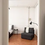 Nook Design-apartments Mit Kueche, Duschbad, Neben U-bahn Station Aber Ruhig Gelegen شقة