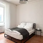 شقة Nook Design-apartments Mit Kueche, Duschbad, Neben U-bahn Station Aber Ruhig Gelegen *