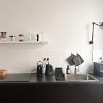 Nook Design-apartments Mit Kueche, Duschbad, Neben U-bahn Station Aber Ruhig Gelegen * برلين