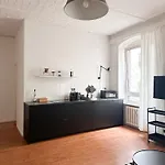 شقة Nook Design-apartments Mit Kueche, Duschbad, Neben U-bahn Station Aber Ruhig Gelegen *