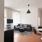 شقة Nook Design-apartments Mit Kueche, Duschbad, Neben U-bahn Station Aber Ruhig Gelegen *