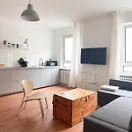شقة Nook Design-apartments Mit Kueche, Duschbad, Neben U-bahn Station Aber Ruhig Gelegen برلين
