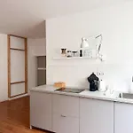 Nook Design-apartments Mit Kueche, Duschbad, Neben U-bahn Station Aber Ruhig Gelegen برلين