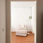 Nook Design-apartments Mit Kueche, Duschbad, Neben U-bahn Station Aber Ruhig Gelegen * برلين