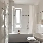 شقة Nook Design-apartments Mit Kueche, Duschbad, Neben U-bahn Station Aber Ruhig Gelegen برلين