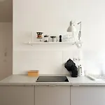 Nook Design-apartments Mit Kueche, Duschbad, Neben U-bahn Station Aber Ruhig Gelegen * برلين