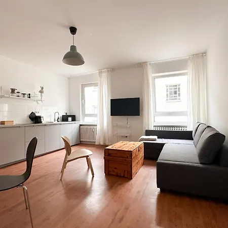 Nook Design-apartments Mit Kueche, Duschbad, Neben U-bahn Station Aber Ruhig Gelegen *