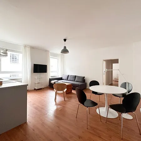 Nook Design-apartments Mit Kueche, Duschbad, Neben U-bahn Station Aber Ruhig Gelegen